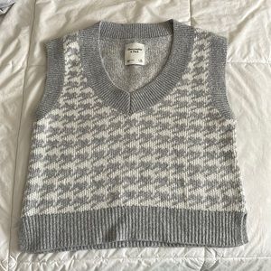 Abercrombie Cropped Sweater Vest